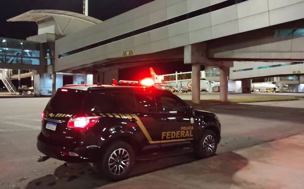 Carro da Polícia Federal no Aeroporto de Natal — Foto: Divulgação